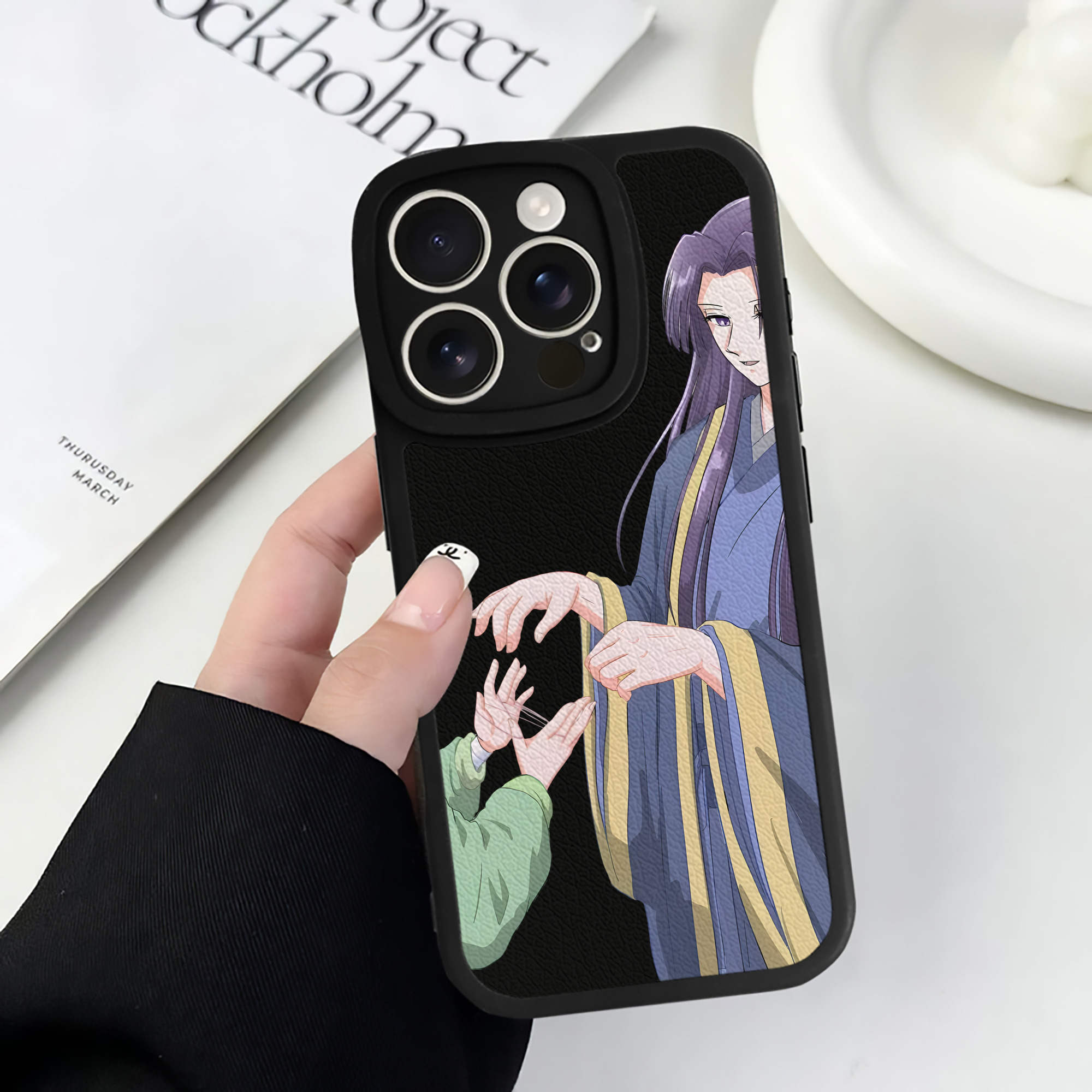 （画像用） 薬屋のひとりごと The Apothecary Diaries 【iPhone 16シリーズ対応】シリコンスマホケース（レザー調） 材質：シリコン